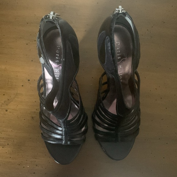 New never worn. Paris Hilton sandal - Picture 2 of 4